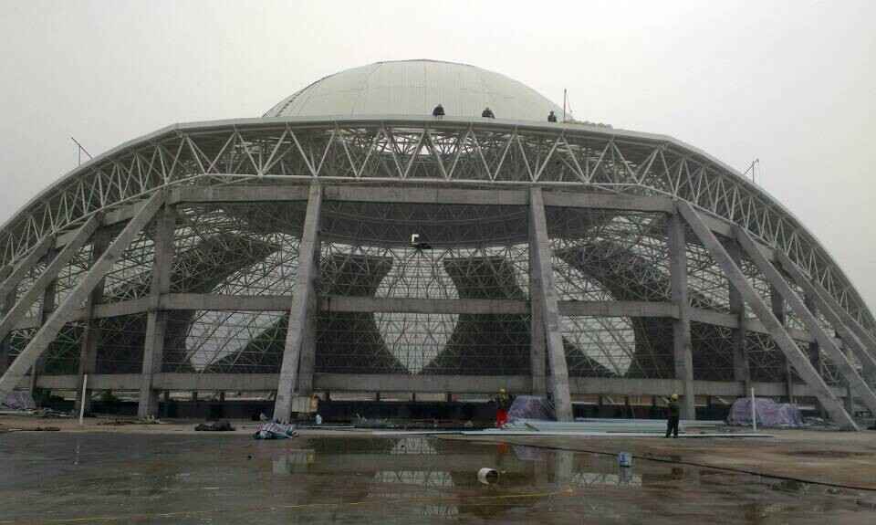 额尔古纳温泉馆网架工程